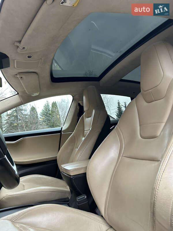 Лифтбек Tesla Model S 2016 в Киеве фото 13 Лифтбек Tesla Model S 2016 в Киеве