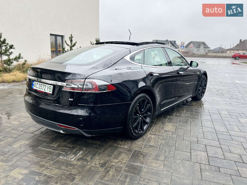 Лифтбек Tesla Model S 2015 в Луцке фото 32 Лифтбек Tesla Model S 2015 в Луцке