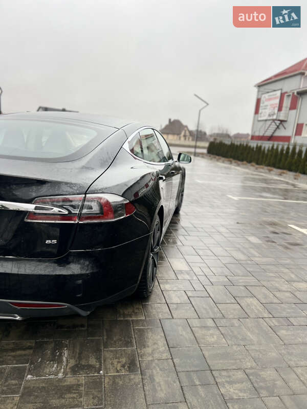 Лифтбек Tesla Model S 2015 в Луцке фото 7 Лифтбек Tesla Model S 2015 в Луцке