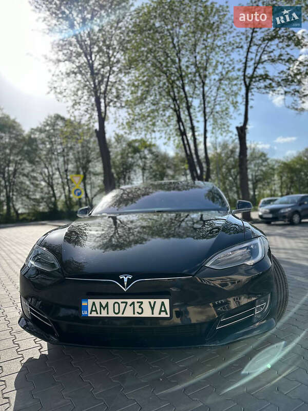 Ліфтбек Tesla Model S 2018 в Вінниці