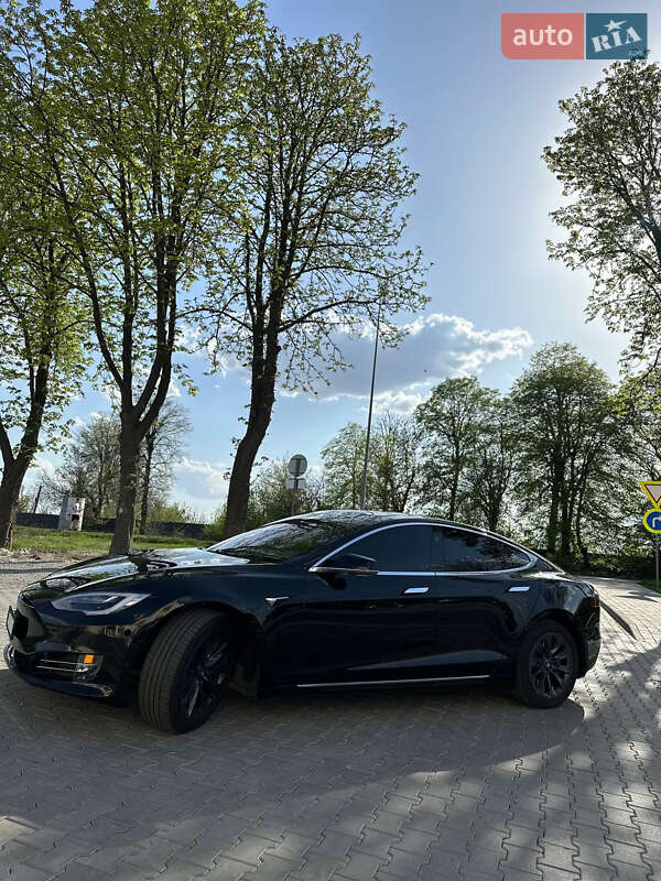 Ліфтбек Tesla Model S 2018 в Вінниці