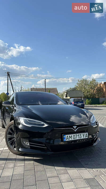 Ліфтбек Tesla Model S 2018 в Вінниці