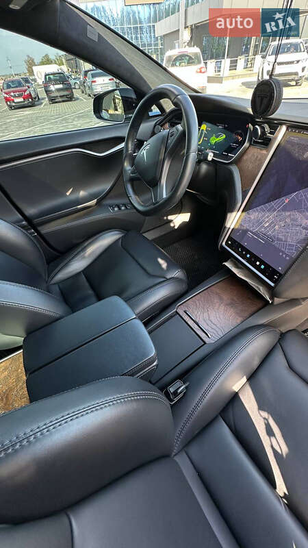 Ліфтбек Tesla Model S 2018 в Вінниці