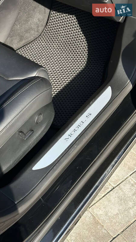 Ліфтбек Tesla Model S 2018 в Вінниці