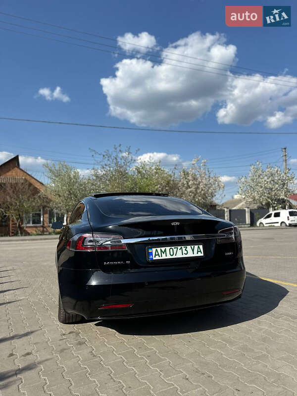 Ліфтбек Tesla Model S 2018 в Вінниці
