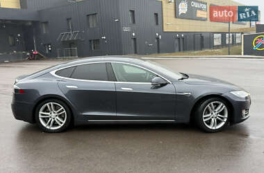 Лифтбек Tesla Model S 2015 в Ровно