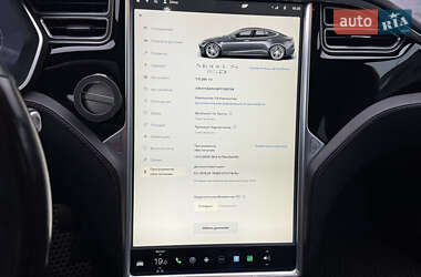 Лифтбек Tesla Model S 2015 в Ровно