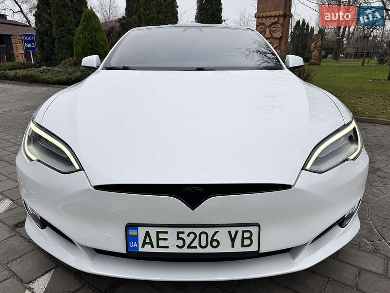Лифтбек Tesla Model S 2020 в Днепре