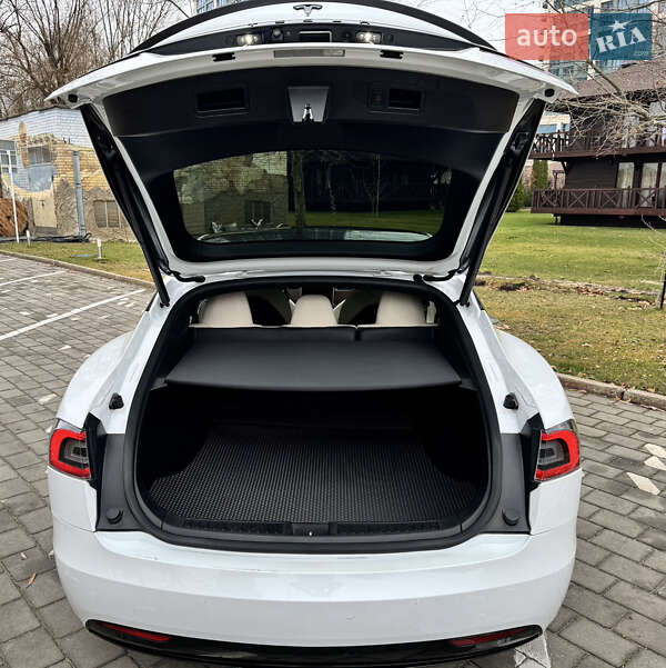 Лифтбек Tesla Model S 2020 в Днепре