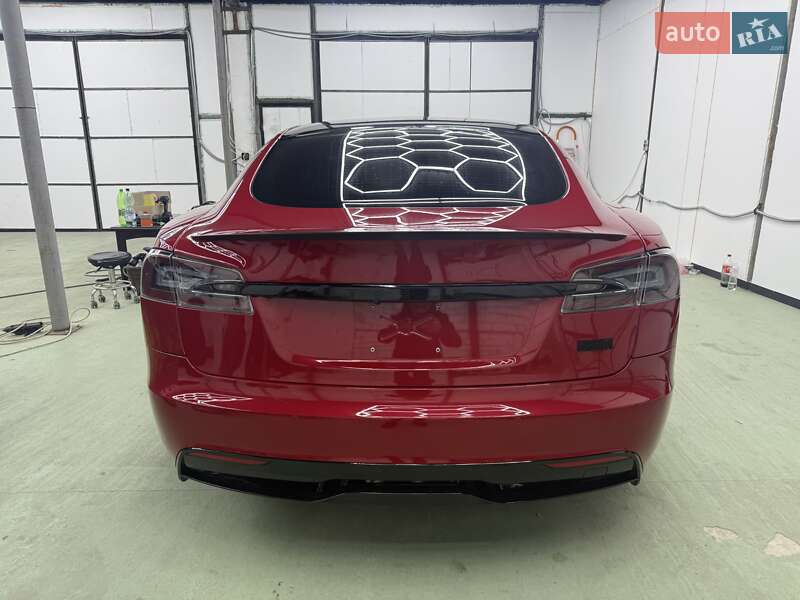 Лифтбек Tesla Model S 2021 в Львове