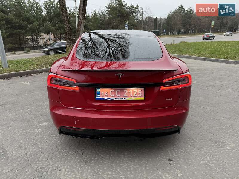 Лифтбек Tesla Model S 2021 в Львове