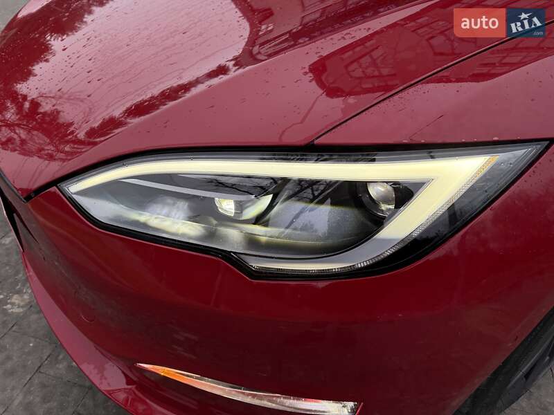 Лифтбек Tesla Model S 2021 в Львове