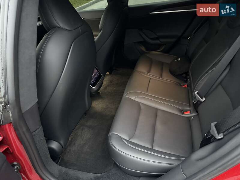 Лифтбек Tesla Model S 2021 в Львове