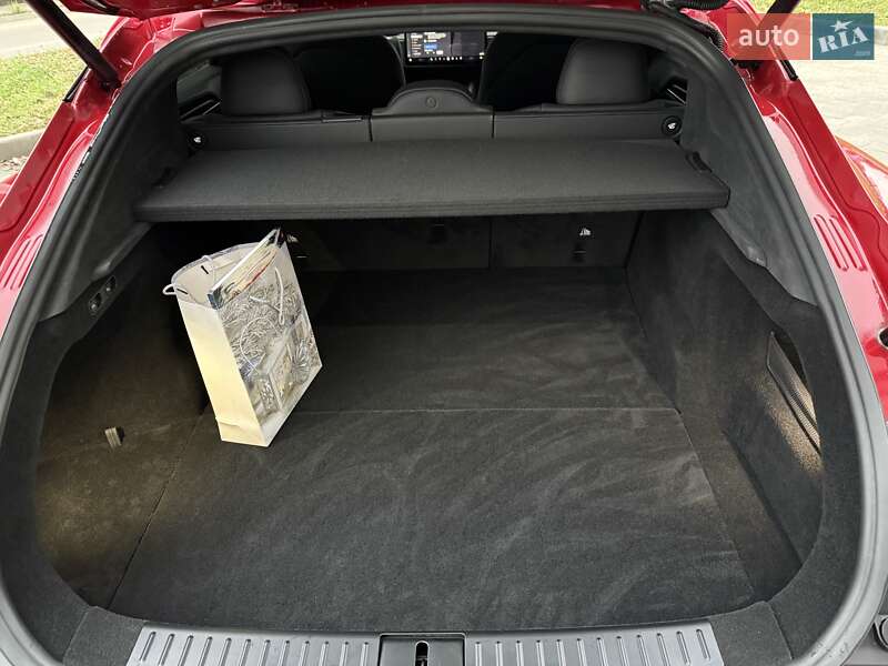 Лифтбек Tesla Model S 2021 в Львове