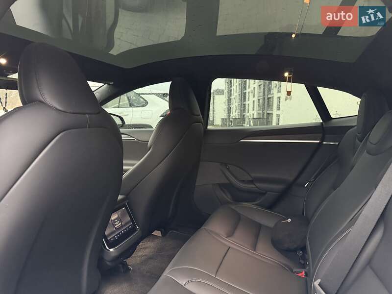 Лифтбек Tesla Model S 2021 в Львове
