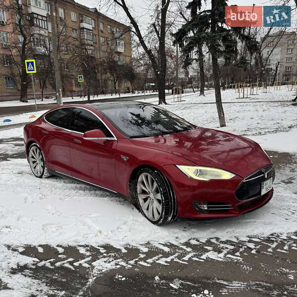 Ліфтбек Tesla Model S 2014 в Києві