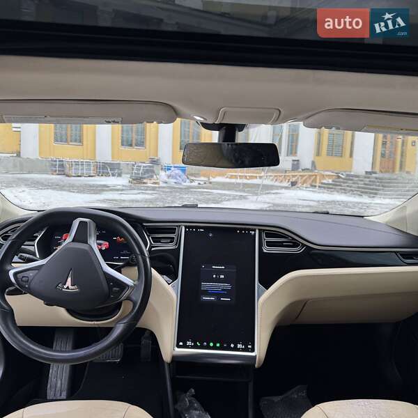 Ліфтбек Tesla Model S 2014 в Києві