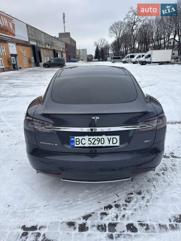Лифтбек Tesla Model S 2016 в Львове