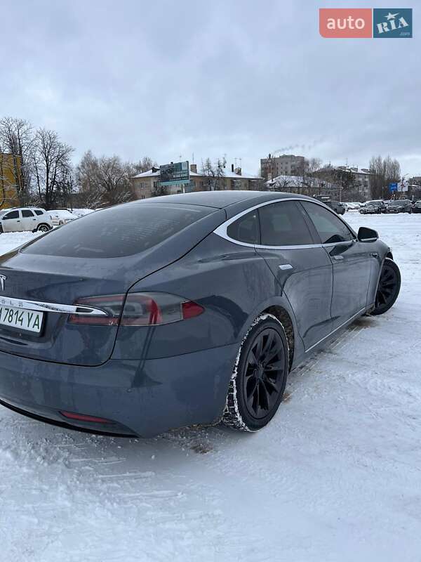 Лифтбек Tesla Model S 2017 в Житомире