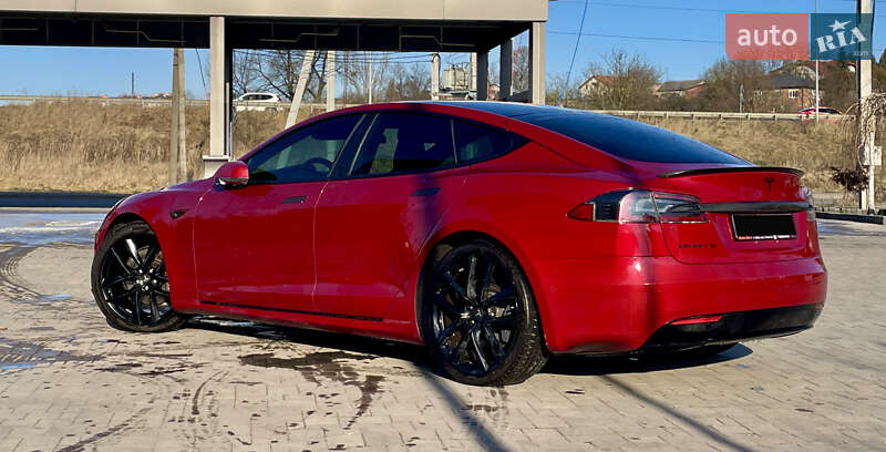 Ліфтбек Tesla Model S 2017 в Львові