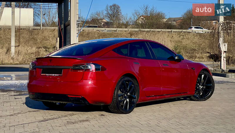 Ліфтбек Tesla Model S 2017 в Львові