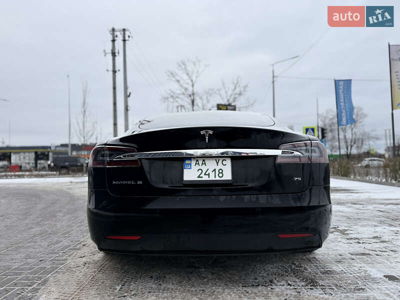 Лифтбек Tesla Model S 2017 в Киеве