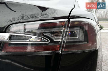 Ліфтбек Tesla Model S 2017 в Києві