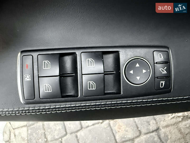 Лифтбек Tesla Model S 2017 в Киеве