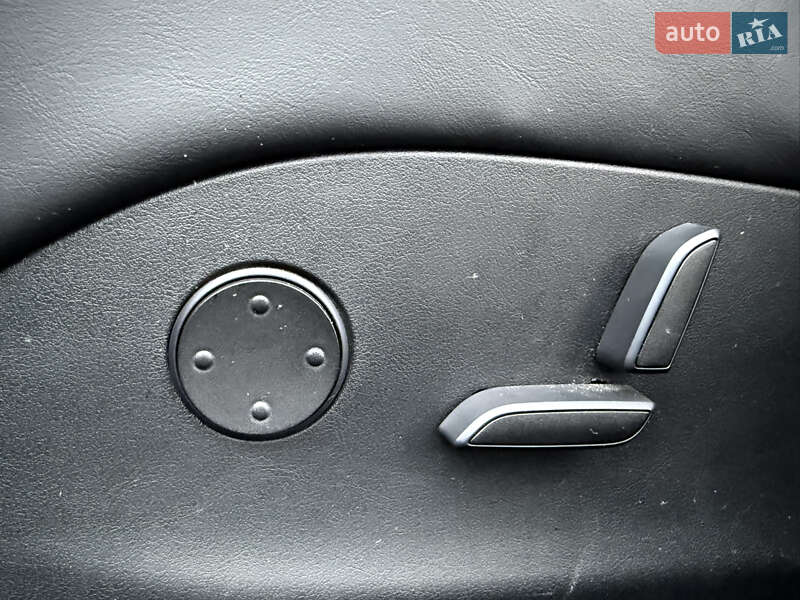 Лифтбек Tesla Model S 2017 в Киеве