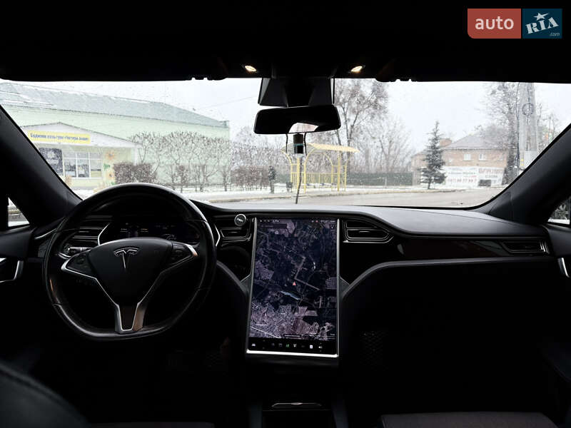 Лифтбек Tesla Model S 2017 в Киеве