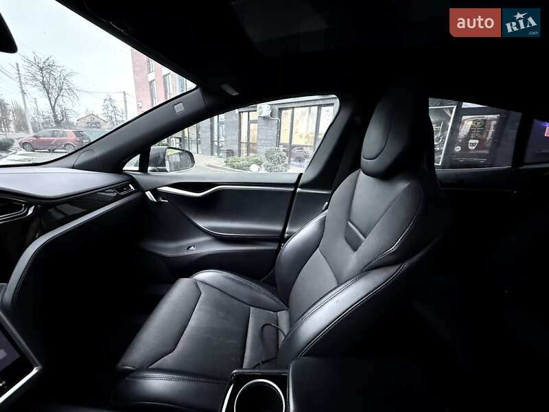 Лифтбек Tesla Model S 2017 в Киеве