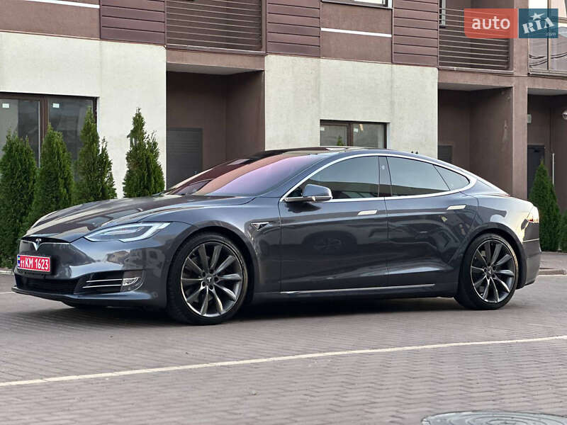 Лифтбек Tesla Model S 2020 в Одессе