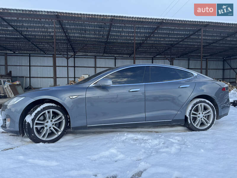 Лифтбек Tesla Model S 2013 в Долине фото 14 Лифтбек Tesla Model S 2013 в Долине