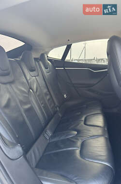 Лифтбек Tesla Model S 2013 в Долине