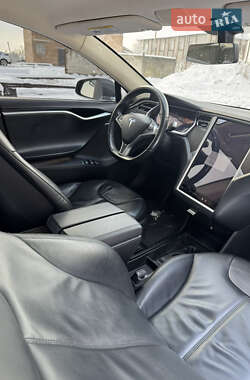 Ліфтбек Tesla Model S 2013 в Долині