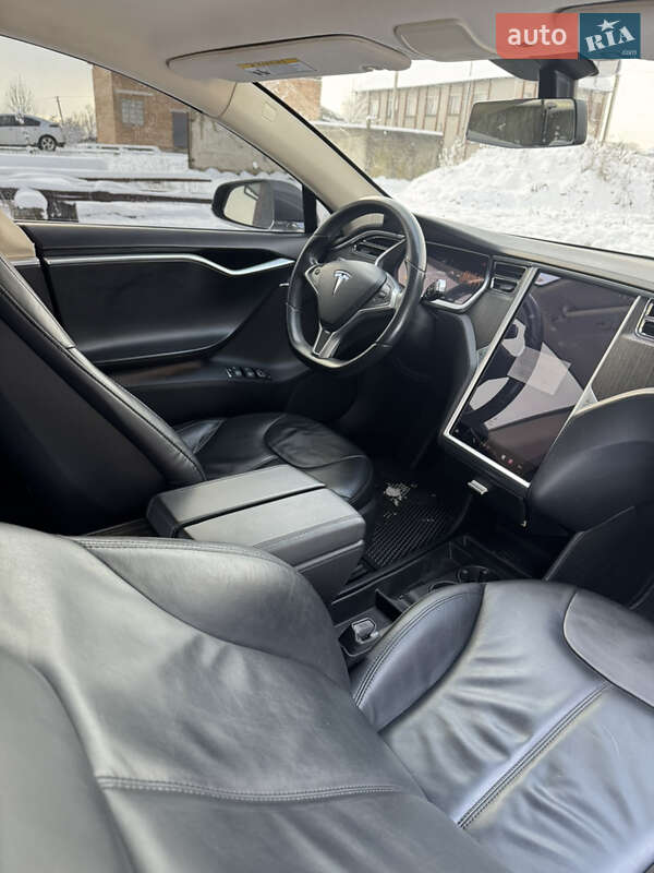 Лифтбек Tesla Model S 2013 в Долине фото 19 Лифтбек Tesla Model S 2013 в Долине