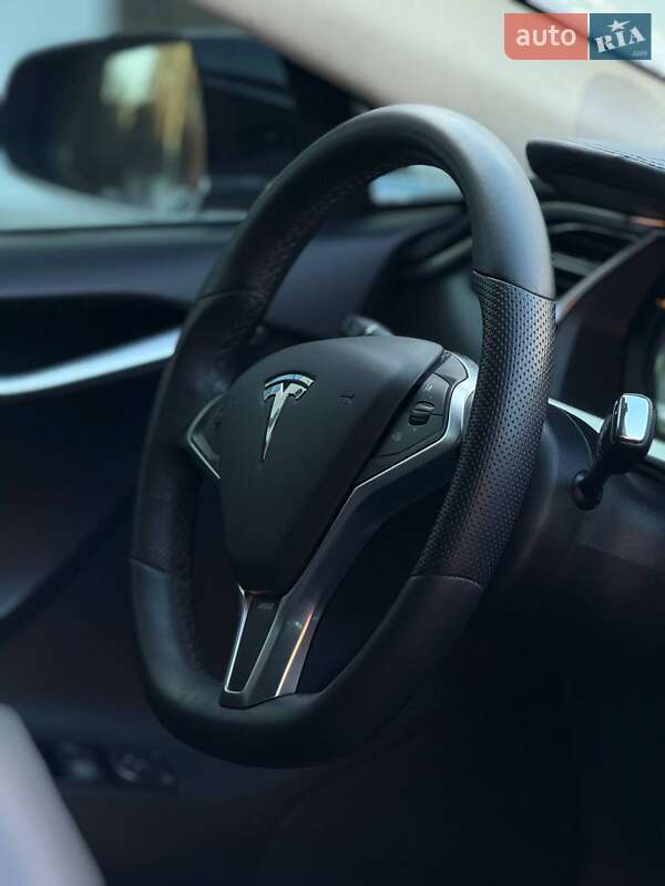 Лифтбек Tesla Model S 2013 в Черновцах фото 14 Лифтбек Tesla Model S 2013 в Черновцах