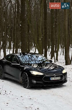Лифтбек Tesla Model S 2015 в Луцке