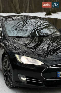 Лифтбек Tesla Model S 2015 в Луцке
