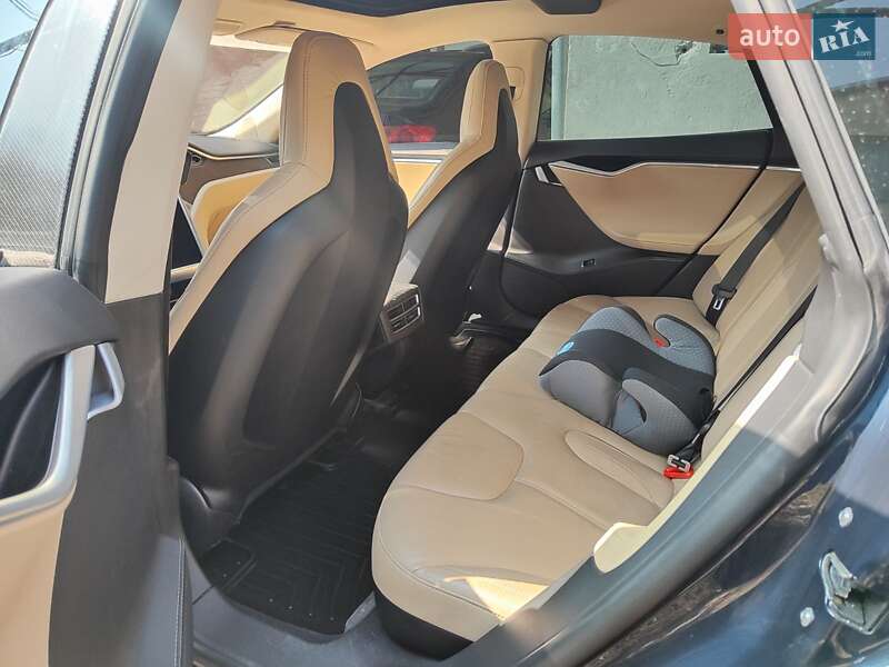 Ліфтбек Tesla Model S 2014 в Пустомитах фото 12 Ліфтбек Tesla Model S 2014 в Пустомитах