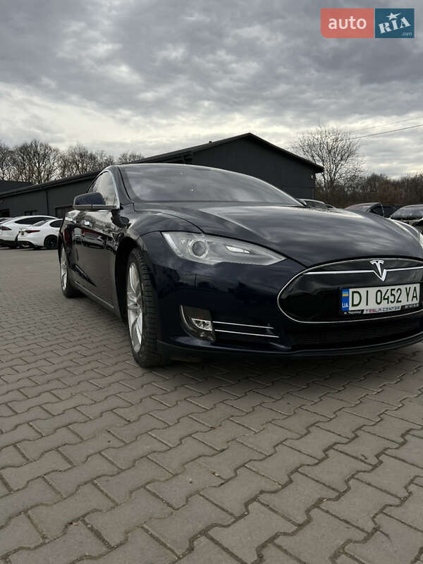 Tesla Model S 2013