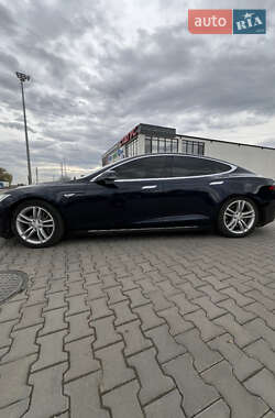 Лифтбек Tesla Model S 2013 в Черновцах