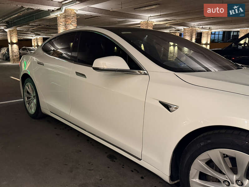 Ліфтбек Tesla Model S 2017 в Одесі фото 4 Ліфтбек Tesla Model S 2017 в Одесі