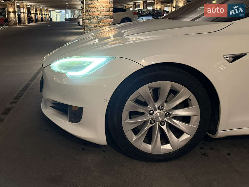 Ліфтбек Tesla Model S 2017 в Одесі фото 7 Ліфтбек Tesla Model S 2017 в Одесі