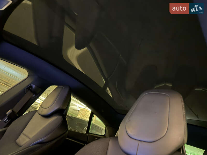 Ліфтбек Tesla Model S 2017 в Одесі фото 17 Ліфтбек Tesla Model S 2017 в Одесі