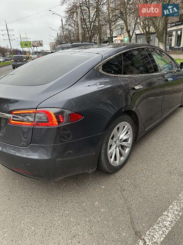 Лифтбек Tesla Model S 2016 в Одессе