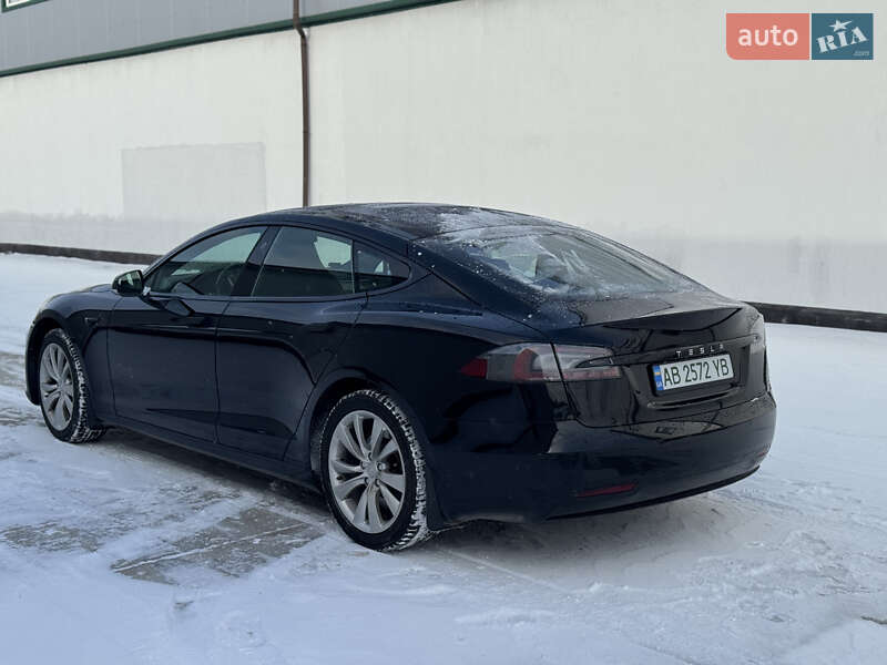 Ліфтбек Tesla Model S 2017 в Вінниці