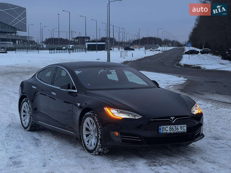 Ліфтбек Tesla Model S 2018 в Львові фото 6 Ліфтбек Tesla Model S 2018 в Львові