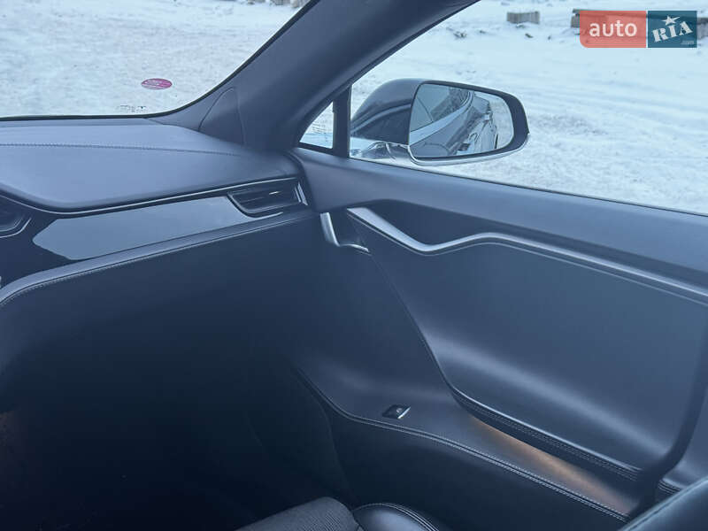 Ліфтбек Tesla Model S 2018 в Львові фото 25 Ліфтбек Tesla Model S 2018 в Львові