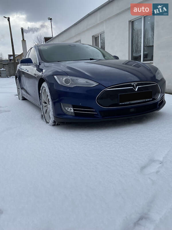 Ліфтбек Tesla Model S 2015 в Обухові